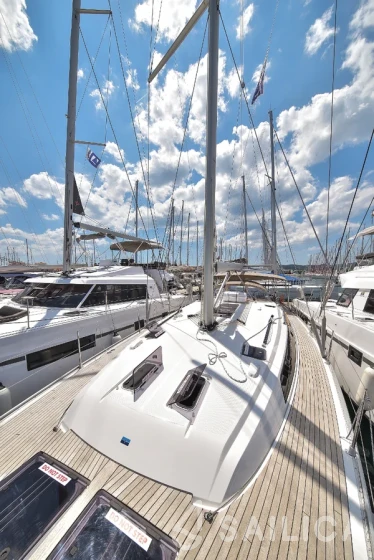 Bavaria 51 Cruiser - Yacht Charter Sailica