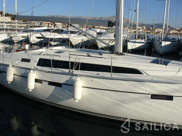 Bavaria 46 Cruiser - Yacht Charter Sailica