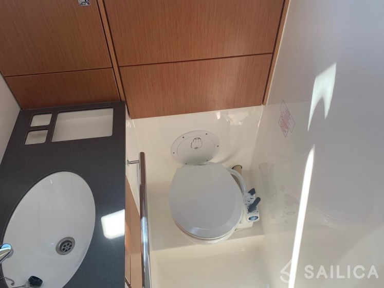 Bavaria 46 Cruiser - Yacht Charter Sailica