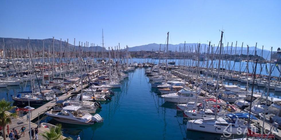 Bavaria 46 Cruiser - Yacht Charter Sailica