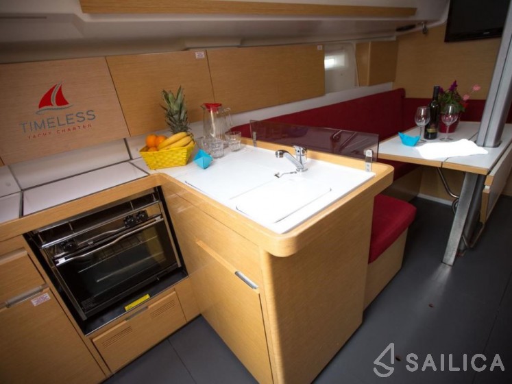 Elan 350 Performance - 3 cab. - Yacht Charter Sailica
