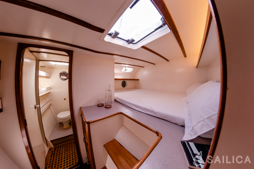 West Yacht Shangri La Nova 47 - Yacht Charter Sailica