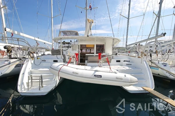 Lagoon 400 S2 - Yacht Charter Sailica