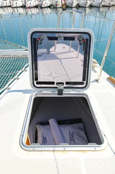 Lagoon 400 S2 - Yacht Charter Sailica