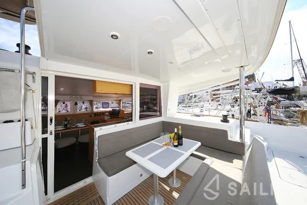 Lagoon 400 S2 - Yacht Charter Sailica