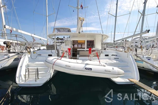 Lagoon 400 S2 - Yacht Charter Sailica