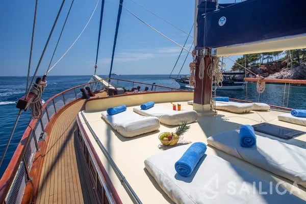 Gulet - Yacht Charter Sailica