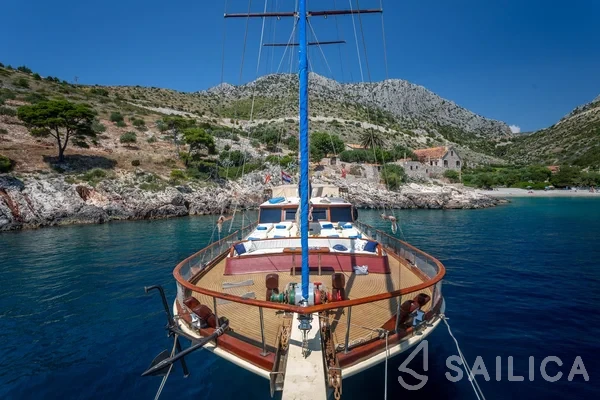 Gulet - Yacht Charter Sailica