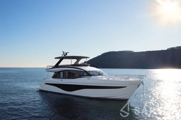 Princess Y72 - Yacht Charter Sailica
