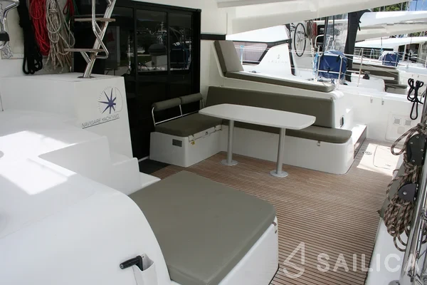 Lagoon 42 - Yacht Charter Sailica