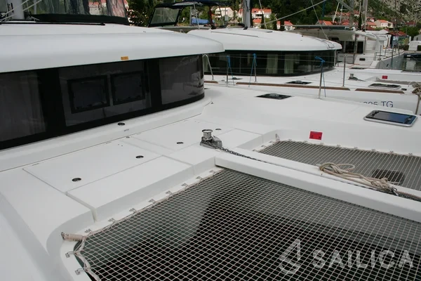 Lagoon 42 - Yacht Charter Sailica