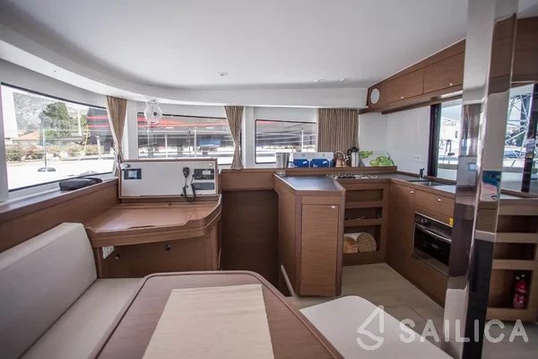 Lagoon 42 - Yacht Charter Sailica