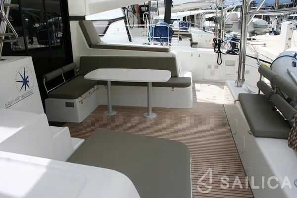 Lagoon 42 - Yacht Charter Sailica