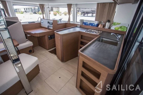 Lagoon 42 - Yacht Charter Sailica