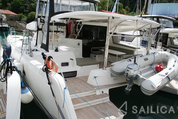 Lagoon 42 - Yacht Charter Sailica