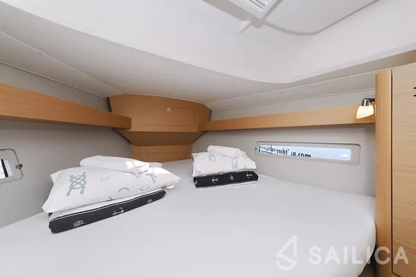 Dufour 382 GL - Yacht Charter Sailica