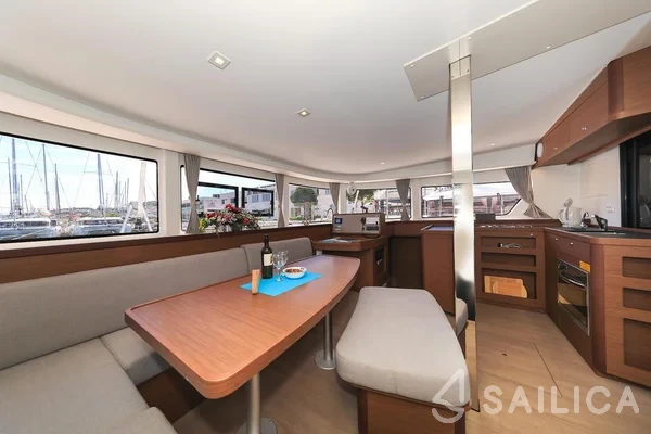Lagoon 42 - Yacht Charter Sailica