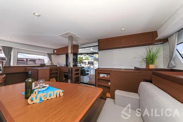 Lagoon 42 - Yacht Charter Sailica