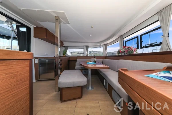 Lagoon 42 - Yacht Charter Sailica