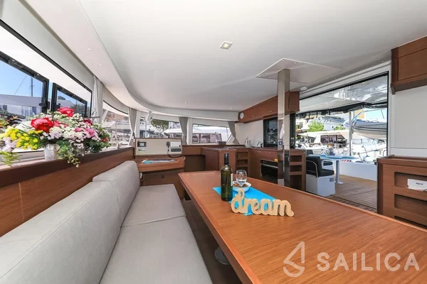 Lagoon 42 - Yacht Charter Sailica