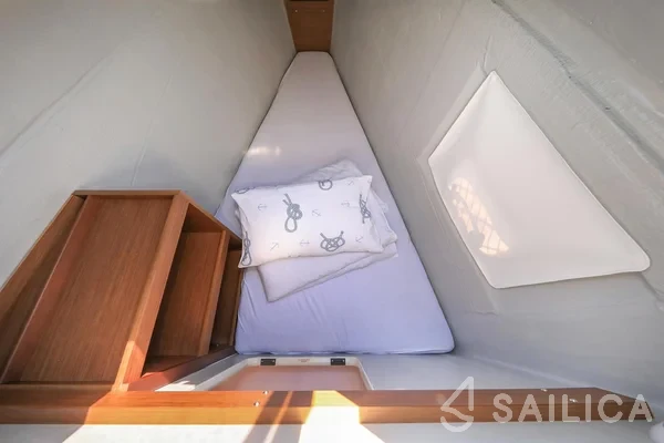 Lagoon 42 - Yacht Charter Sailica