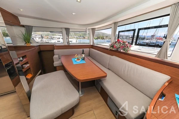 Lagoon 42 - Yacht Charter Sailica