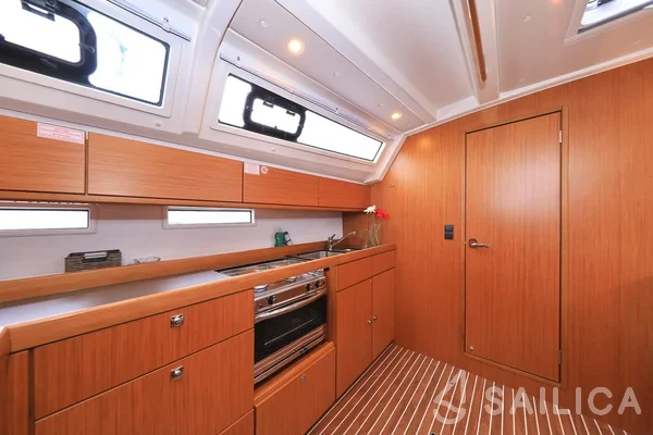 Bavaria 46 Cruiser - Yacht Charter Sailica
