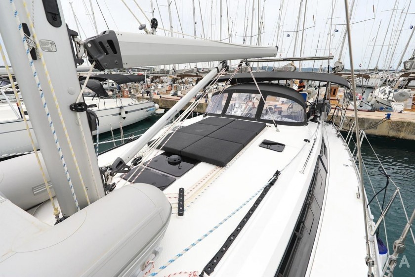 Bavaria 46 Cruiser - Yacht Charter Sailica