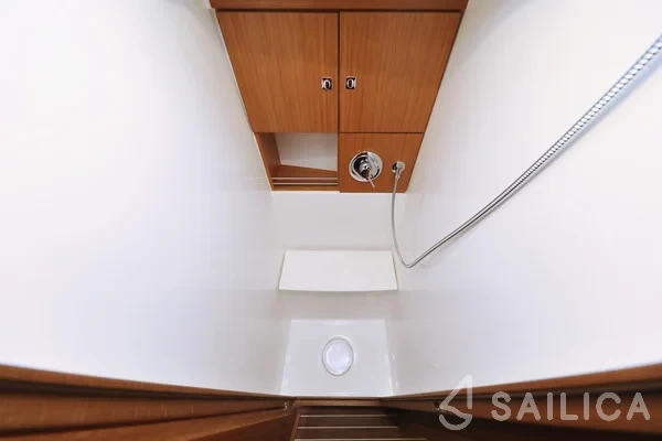 Bavaria 46 Cruiser - Yacht Charter Sailica