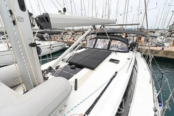 Bavaria 46 Cruiser - Yacht Charter Sailica