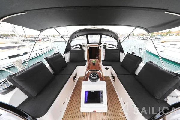 Bavaria 46 Cruiser - Yacht Charter Sailica