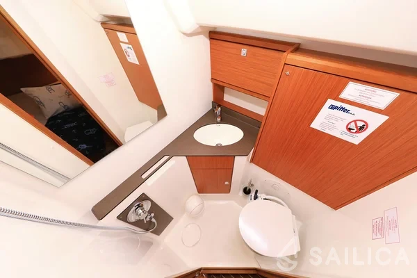 Bavaria 46 Cruiser - Yacht Charter Sailica