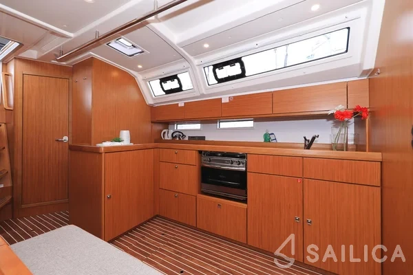 Bavaria 46 Cruiser - Yacht Charter Sailica