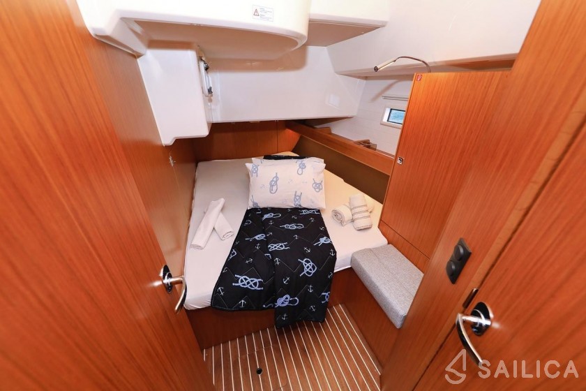 Bavaria 46 Cruiser - Yacht Charter Sailica