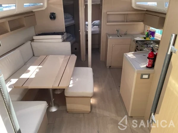 Oceanis 40.1 - Yacht Charter Sailica
