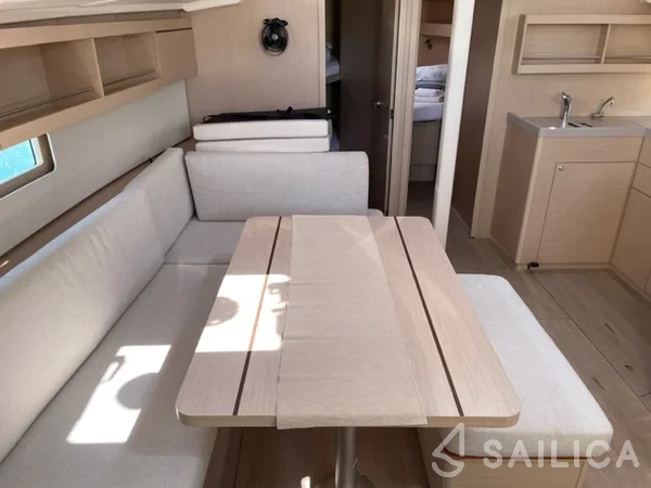 Oceanis 40.1 - Yacht Charter Sailica