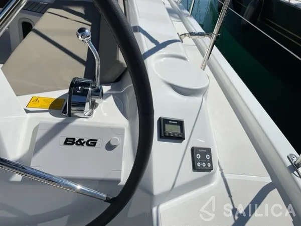 Oceanis 40.1 - Yacht Charter Sailica