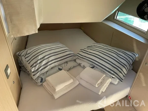Oceanis 40.1 - Yacht Charter Sailica
