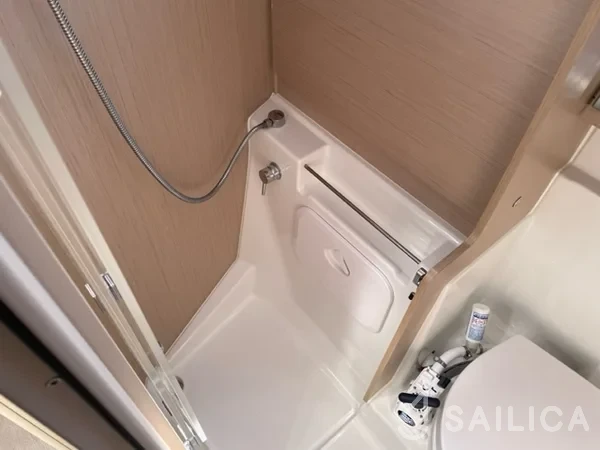 Oceanis 40.1 - Yacht Charter Sailica