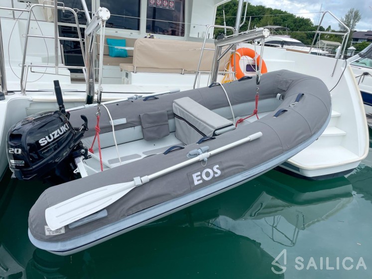 Lagoon 400 - Yacht Charter Sailica