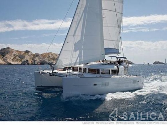 Lagoon 400 - Yacht Charter Sailica