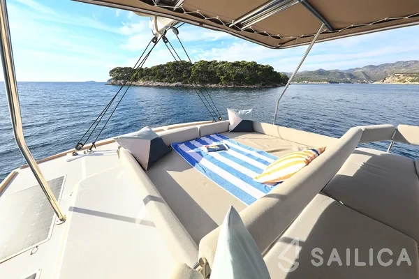 Bali 5.4. - Yacht Charter Sailica