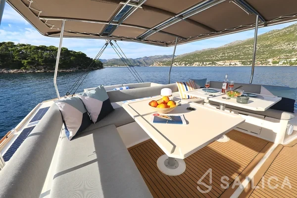 Bali 5.4. - Yacht Charter Sailica