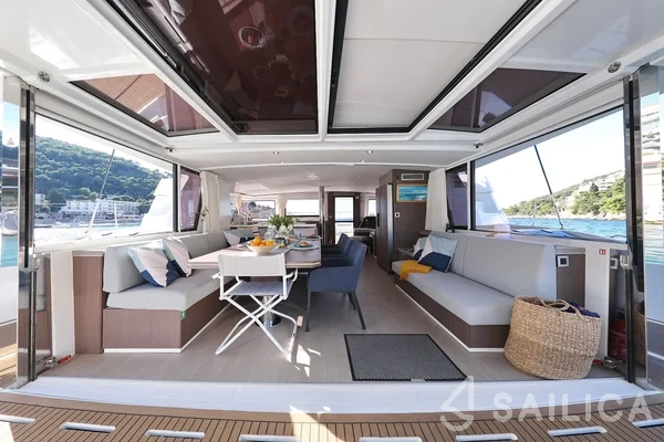 Bali 5.4. - Yacht Charter Sailica
