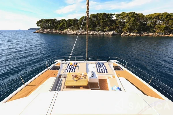 Bali 5.4. - Yacht Charter Sailica