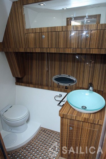 Mirakul 40 - Yacht Charter Sailica