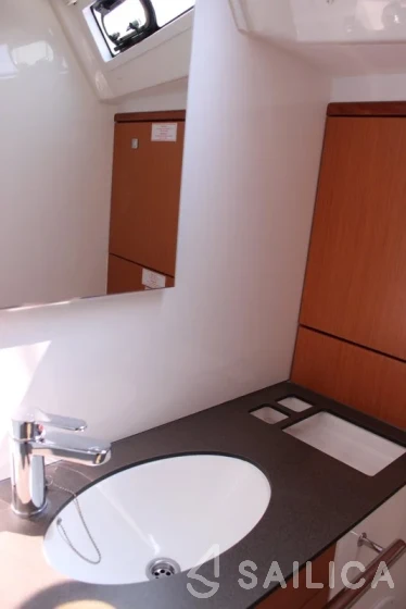 Bavaria 46 Cruiser - Yacht Charter Sailica