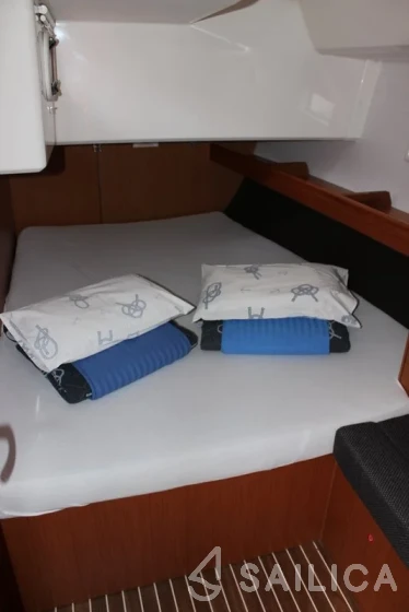 Bavaria 46 Cruiser - Yacht Charter Sailica