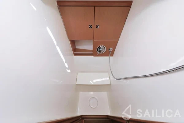 Bavaria 46 Cruiser - Yacht Charter Sailica