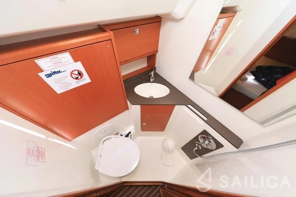 Bavaria 46 Cruiser - Yacht Charter Sailica